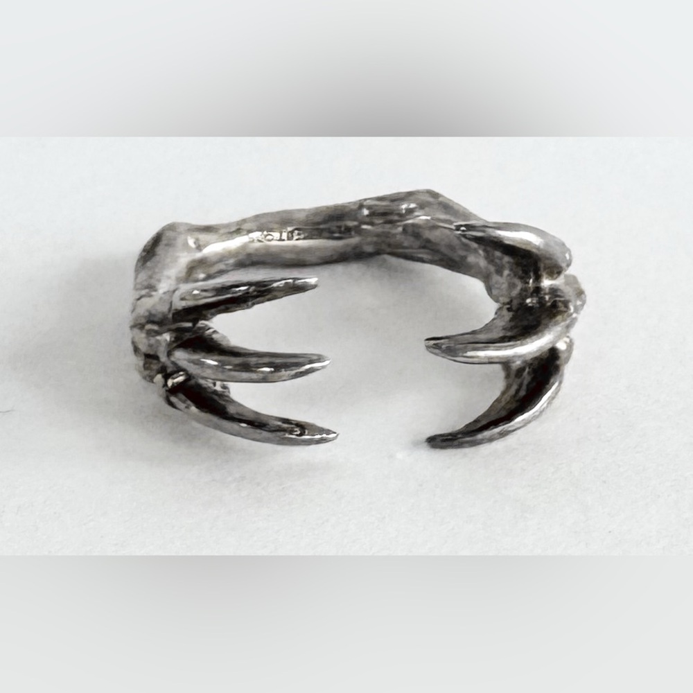 VERAMEAT // Silver 925 Claw Ring